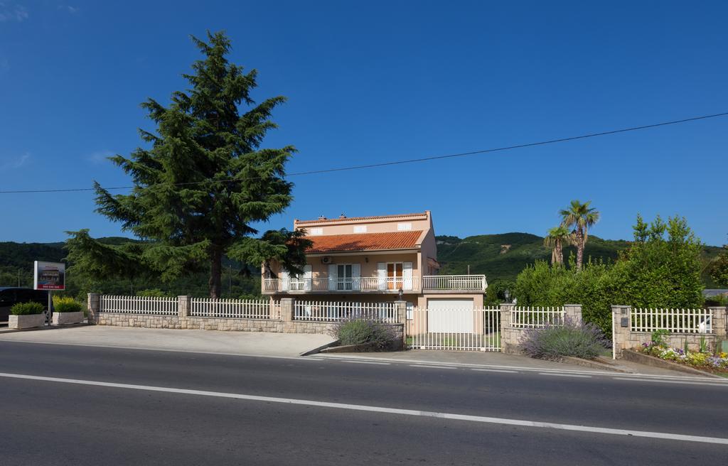Apartments Raskovic Radanovici Bagian luar foto