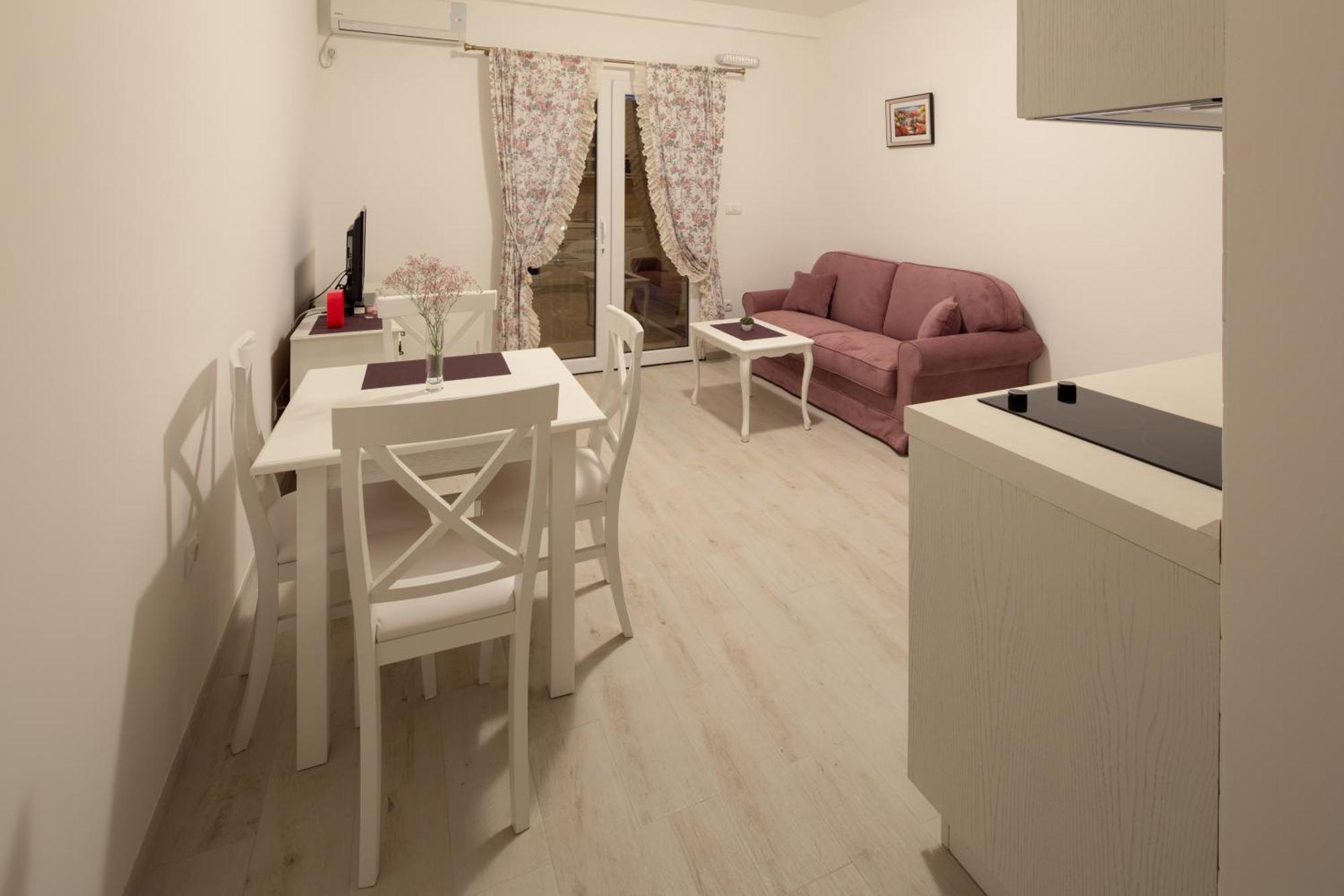 Apartments Raskovic Radanovici Bagian luar foto