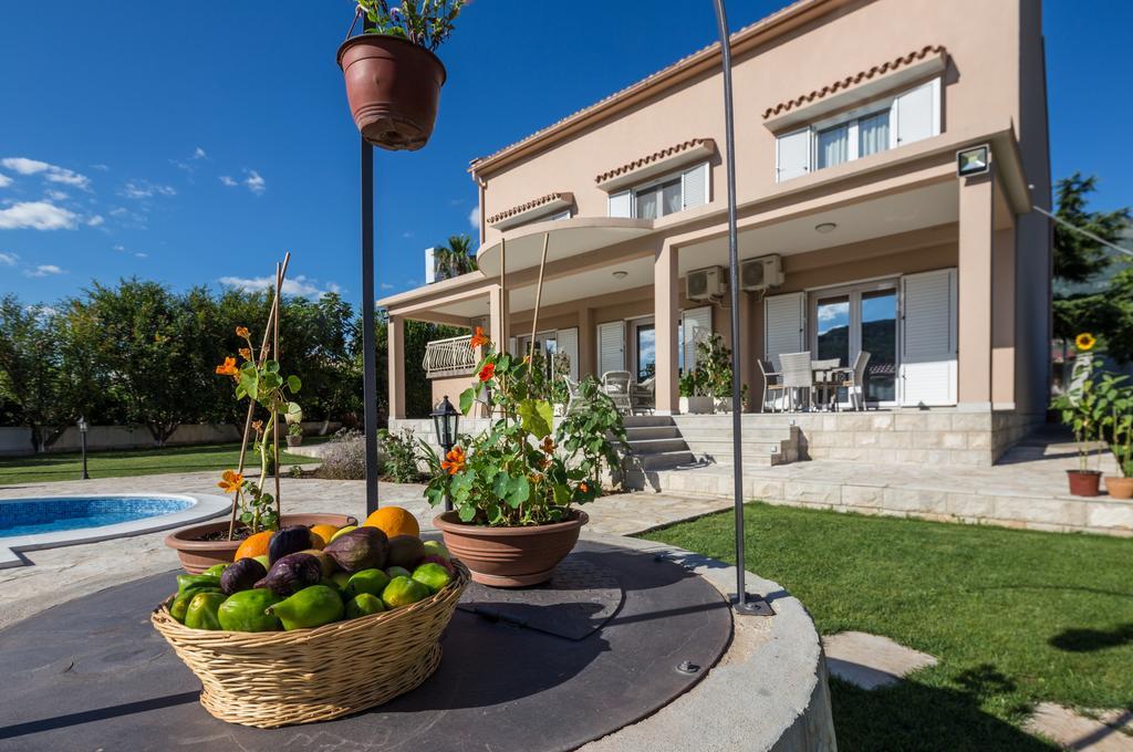 Apartments Raskovic Radanovici Bagian luar foto