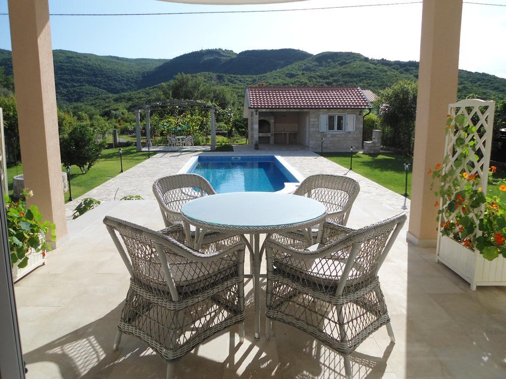 Apartments Raskovic Radanovici Bagian luar foto
