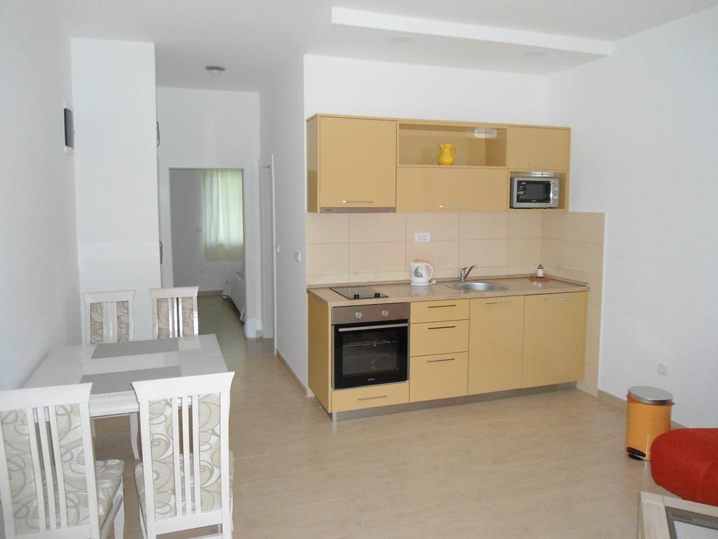 Apartments Raskovic Radanovici Bagian luar foto