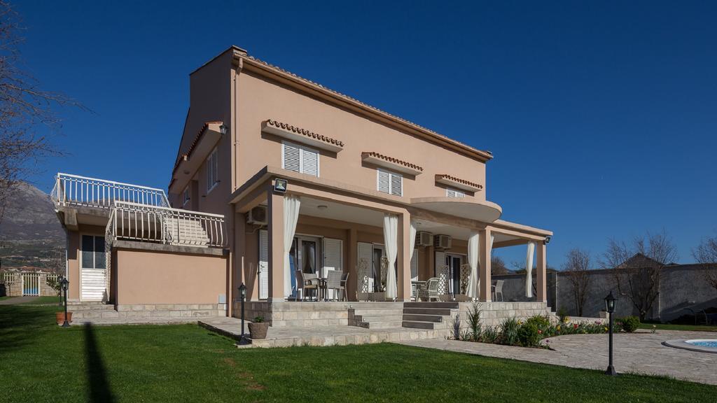 Apartments Raskovic Radanovici Bagian luar foto
