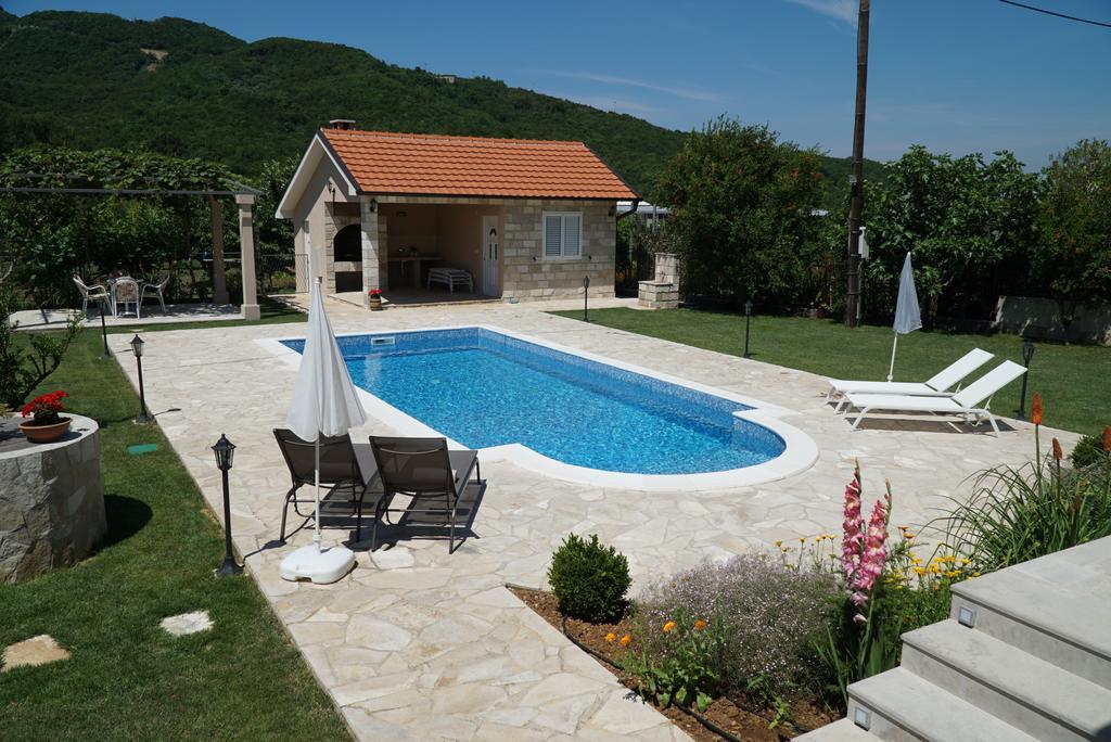 Apartments Raskovic Radanovici Bagian luar foto