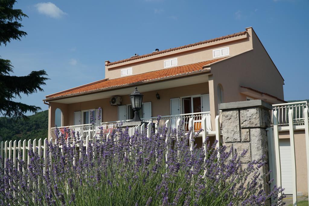 Apartments Raskovic Radanovici Bagian luar foto