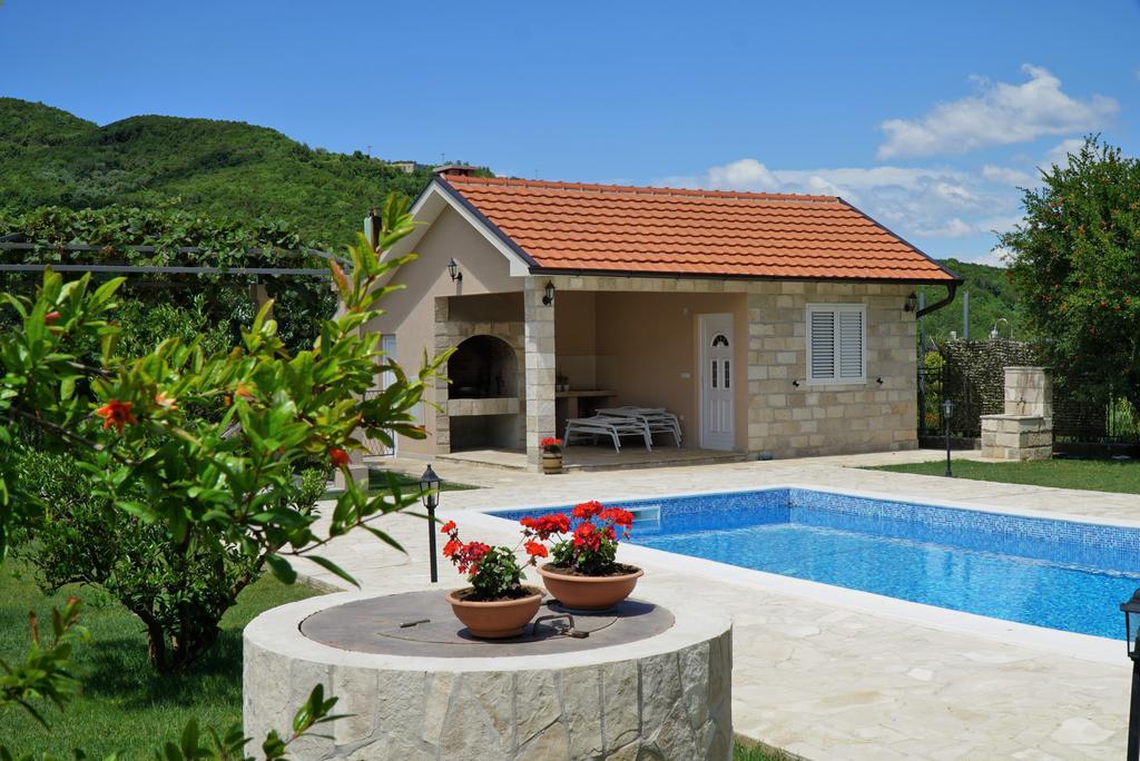 Apartments Raskovic Radanovici Bagian luar foto