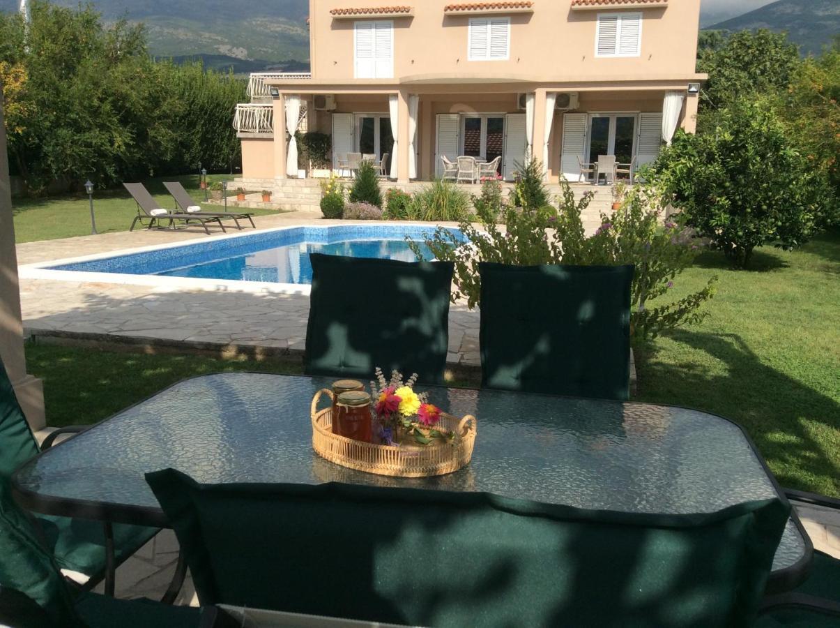 Apartments Raskovic Radanovici Bagian luar foto